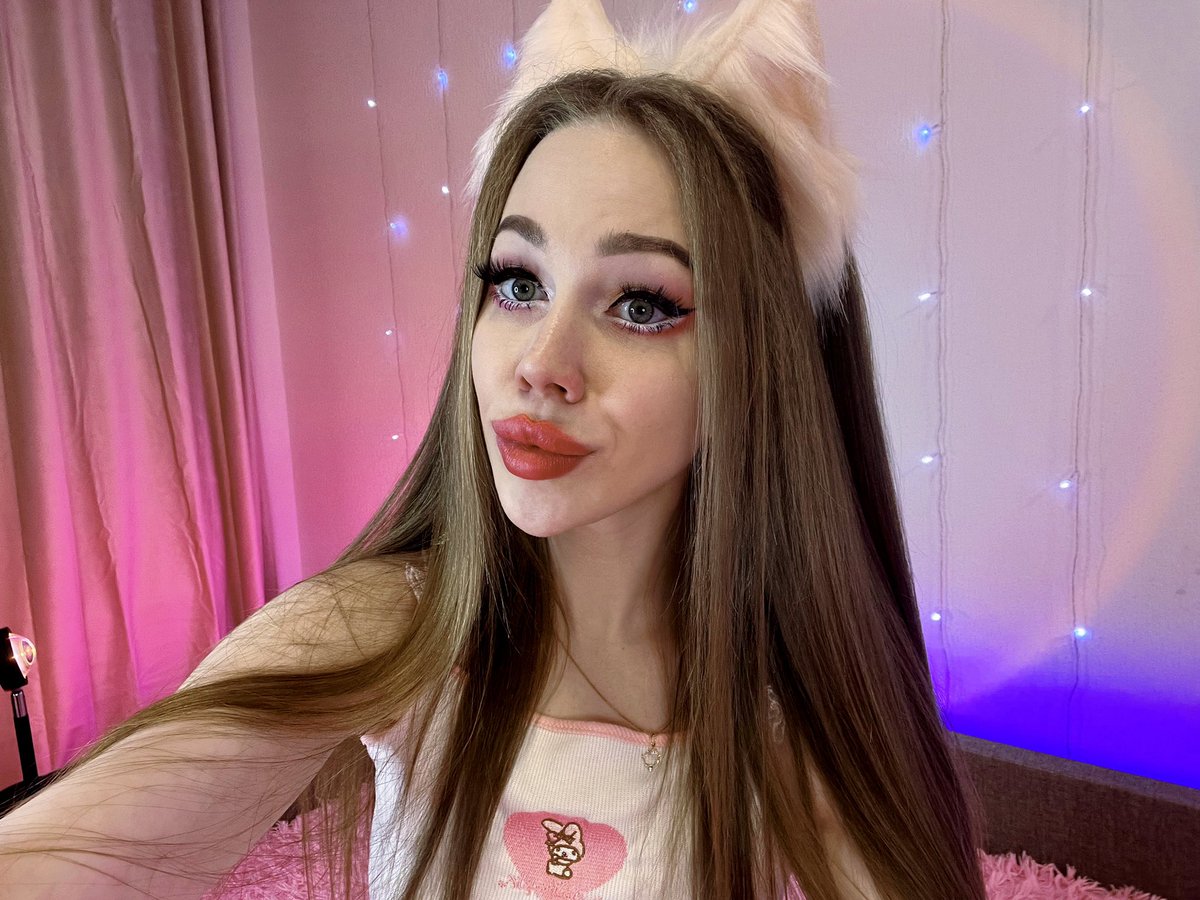 Do you like my new ears?🎀🧸