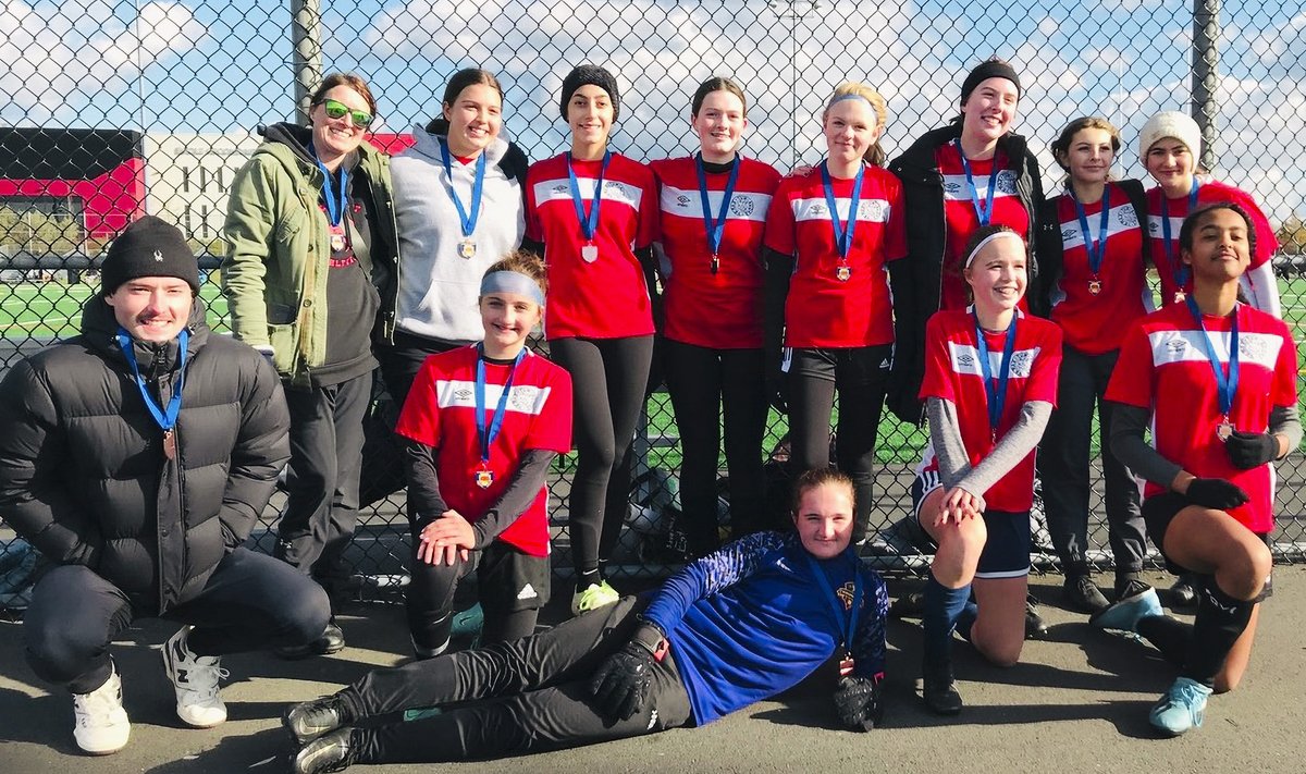 SacredHeartHfx's tweet photo. Our Senior soccer clubs ended their seasons this past weekend by playing extremely well at the Provincials where our Fountain team earned the silver medal and the Barat girls brought home the bronze. Well done everyone, you made us extremely proud! #myshsh #soccer #provincials https://t.co/b3jwfa4QnZ