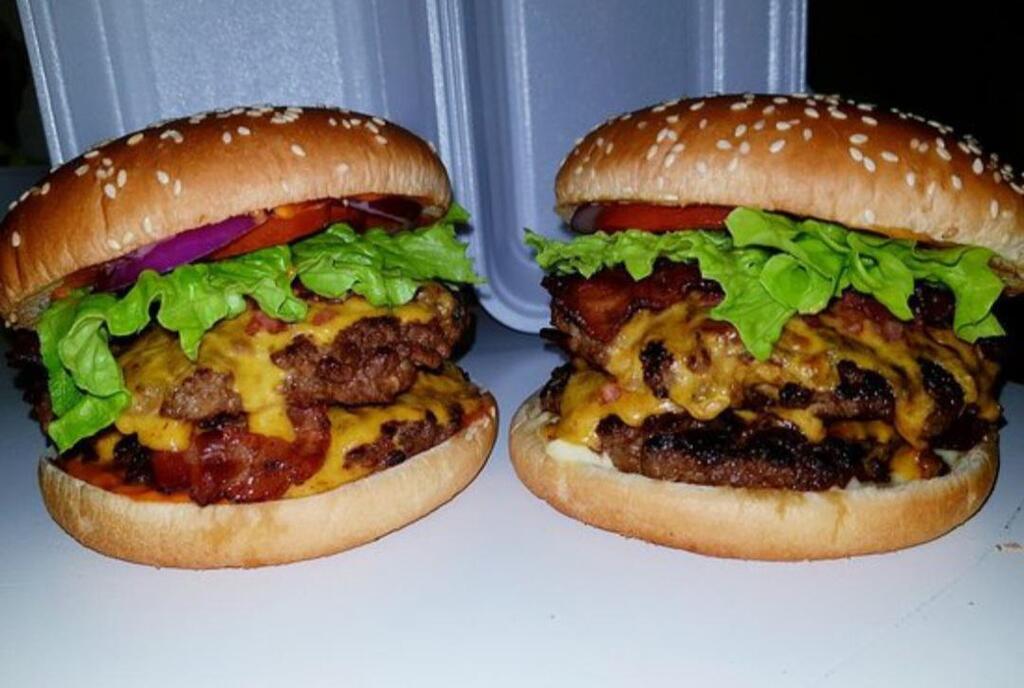 Home Cooking VS Fast Food on Twitter "[Homemade] Beef burgers http