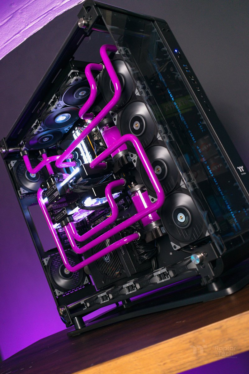 RaptorTechMH's tweet photo. Les mostramos este ultimo equipo ensamblado dentro de un Thermaltake Core P8, un AMD Ryzen 9 5950x y un par de poderosas Nvidia RTX 3090 PNY XLR8, todo enfriados por Watercooling Custom de la marca Thermaltake y EKWB. @NVIDIAGeForceLA @thermalatino @ASUS_ROG https://t.co/EWYPdCW68t