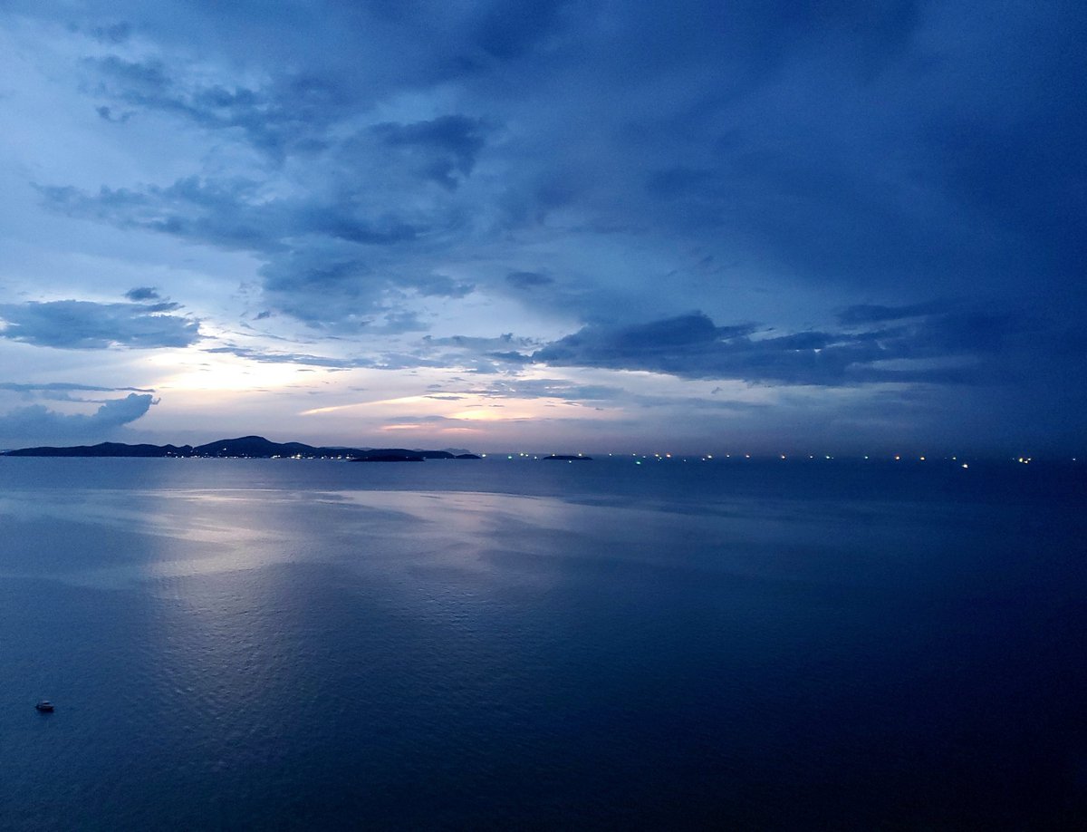 sfcfall's tweet photo. #sunset #THAILAND https://t.co/489sFfh62B