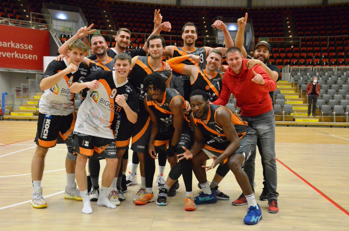 tvob_blackflyz's tweet image. Giants Leverkusen 2 vs. #BlackFlyz. Zur Bildergalerie:
tinyurl.com/4p992rd4

(Alle Fotos: Volkher #Pullmann, #Westfalenpost #Olpe)

#Basketball #Olpe #Siegen #Regio1