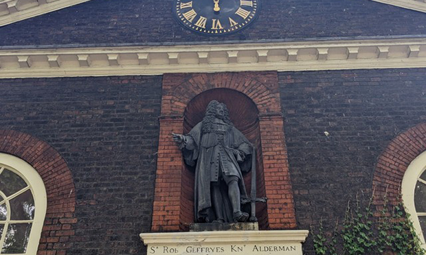 hackneycitizen's tweet photo. Local museum renews pledge to move slaver statue overlooking its entrance – a year after its original promise https://t.co/mlF0W8h6a6

#Hackney #museum #SlaveTrade @ldr_gregory https://t.co/IGY9mEs3oG