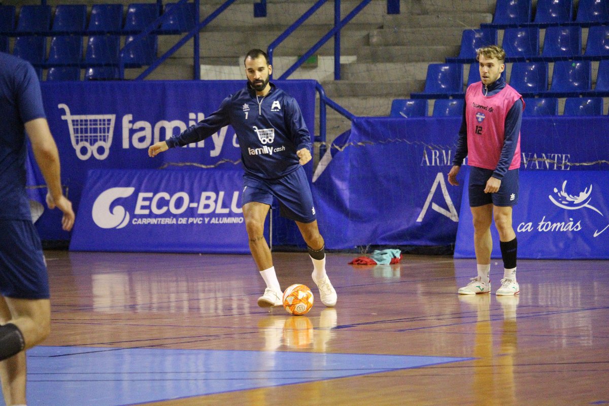 ¡Empezamos semana! 💪🏼

🛒 alzirafs.com/tienda-oficial/

#CrememElPalau 🔥