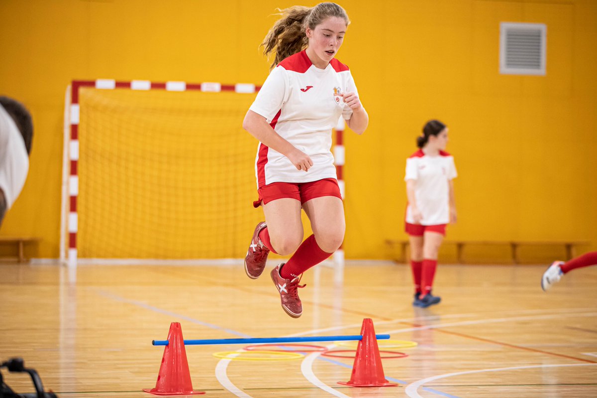 la_frontal's tweet photo. 👍🏻 Recupera el programa dedicat al CFS Arenys de Munt @fsadm 

⚽️ Segell local amb orgull de pertinença

🔙 Els seus orígens coincideixen amb l’inici de les competicions oficials de #futsal a l’@FCF_CAT l’any 1978

📺 Disponible a l’https://t.co/dhOEejyT5E ✅

#FCFTV #futsal https://t.co/uPlLbyfAYe