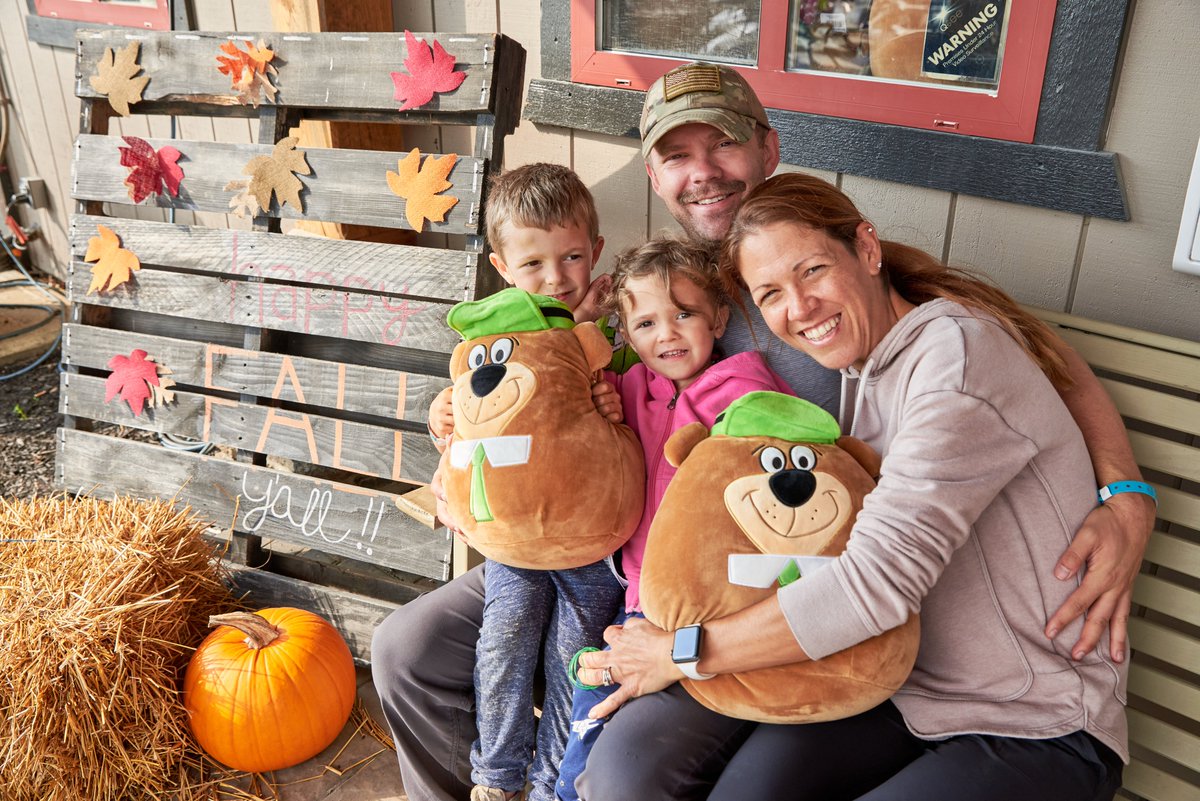 Gobble gobble! 🦃 From turkey trots and gobble contests to Thanksgiving trivia and turkey baster relays, our campers and glampers visiting our locations participating in #Thanksgiving festivities are in for a gourd ol' time! #JellystonePark