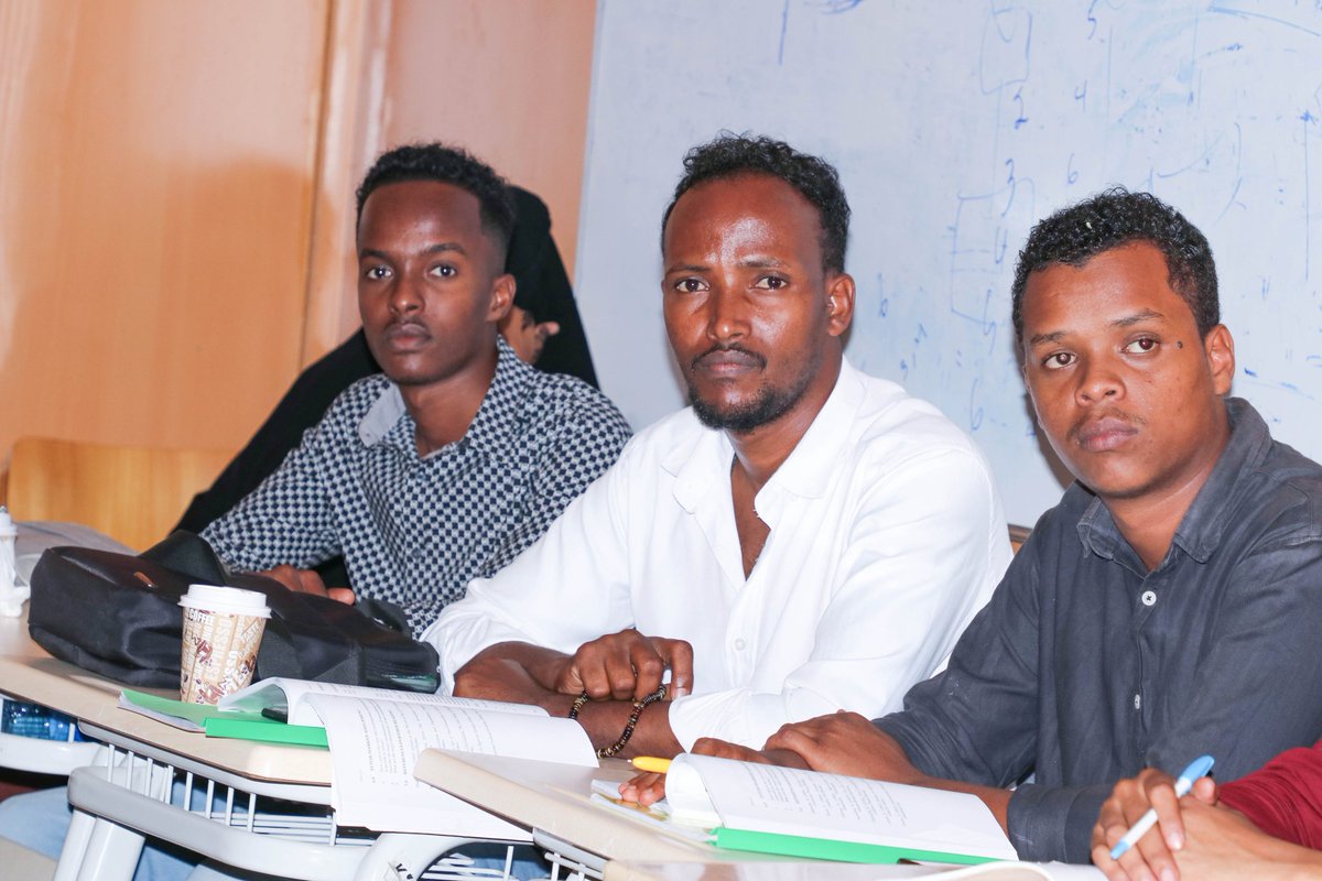FPSPA_MU's tweet photo. We are grateful to Mr. Anwar Abdifatah @Anwaryare1000 for sharing his extensive knowledge of African political economy with our students as a guest lecture of this course, (Government and politics in Africa).

 We Also appreciate lecture @shafici_ibrahim, who invite him. https://t.co/HTvRrWdK3y