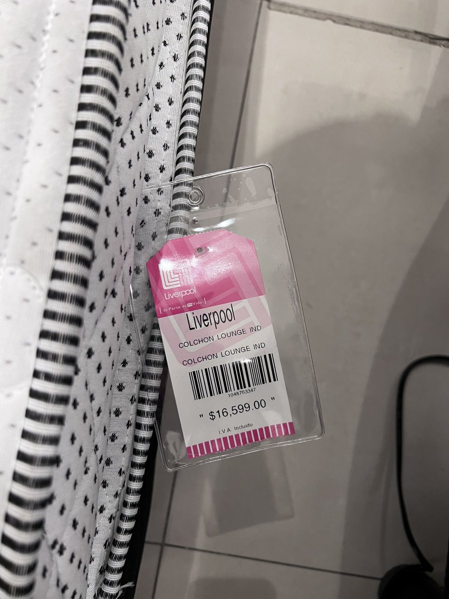 maganon81's tweet photo. En @liverpoolmexico #plazaeldorado en #ElBuenFin2022 se les olvidó cambiar el precio al producto, una persona bien preparada te dice si te lo vendo a ese precio pero el de exhibición. Magia: subir el precio del producto y ofertarlo así @Profeco #malapractica #riesgooperacional https://t.co/KqZzYfCtjR