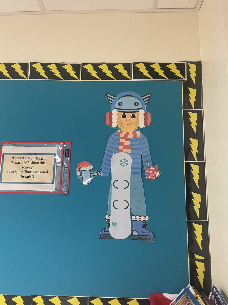 Pauliewise84's tweet photo. Goodbye fall thor hello winter thor…seasonal bulletin boards are fun! #learningwiththor #wearethor #santamjolnir @chrishemsworth https://t.co/2KxIVjxGEu
