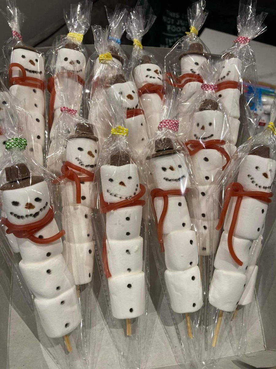 bcc_jnrs's tweet photo. A little taste of what is on offer at the Birstall cricket club Xmas Fayre for the #NSPCC THIS Saturday 26th November 10:30am-1pm. There will also be free Xmas bauble making for the kids to take away, a 2nd hand book/toy/bric and brac, bottle &amp; chocolate tombola. 🌲🎅🏻 https://t.co/aXtqG8IB2u