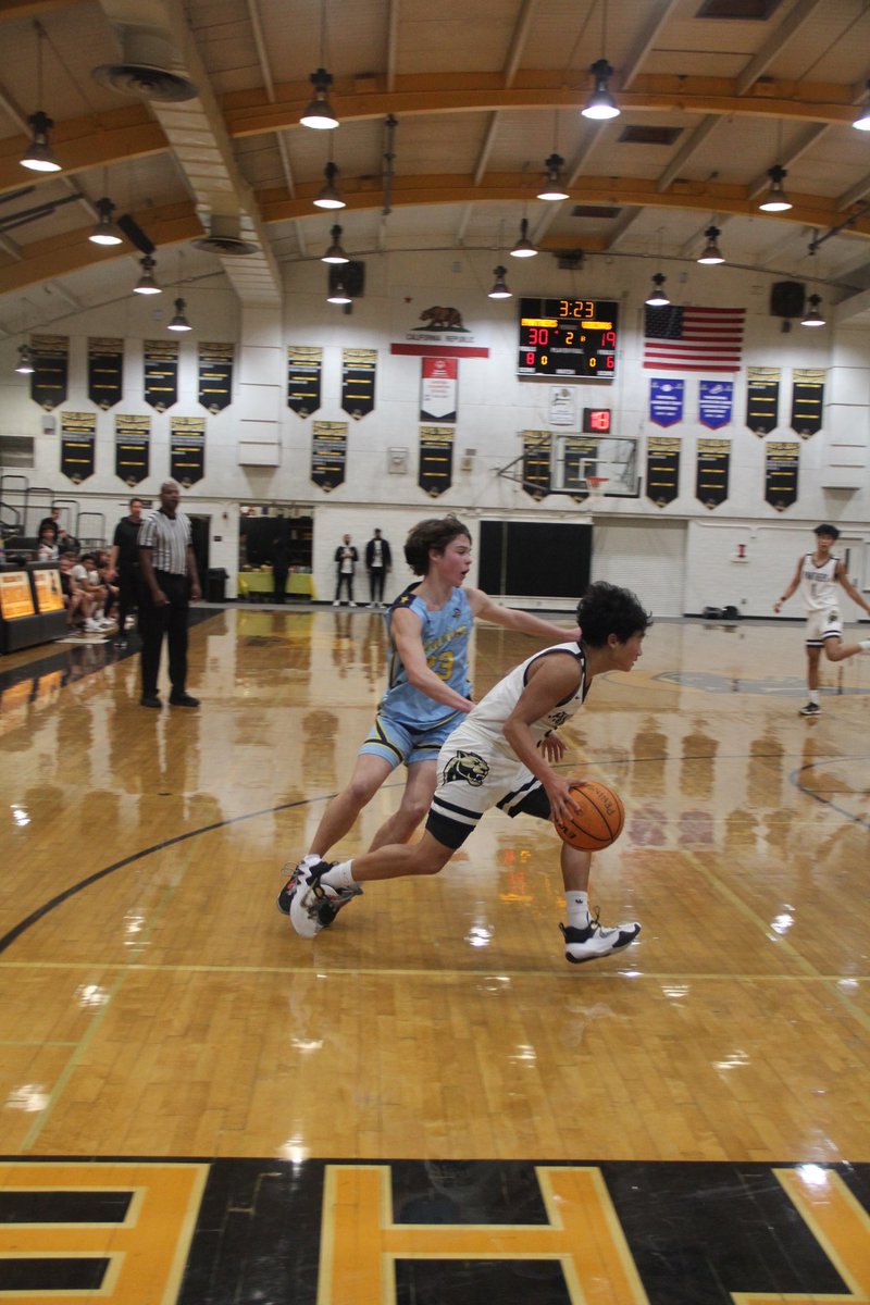 PeninsulaBoys's tweet photo. Driving into #FeastWeek ready to play 🏀🏀 at Foothill High School (Tustin) 

Mon vs  Vista 6pm
Tues vs Portola 4:30pm
Wed vs Capo 1pm

At Marina HS
Sat vs. Independence 3pm https://t.co/MoH3LtoqwU