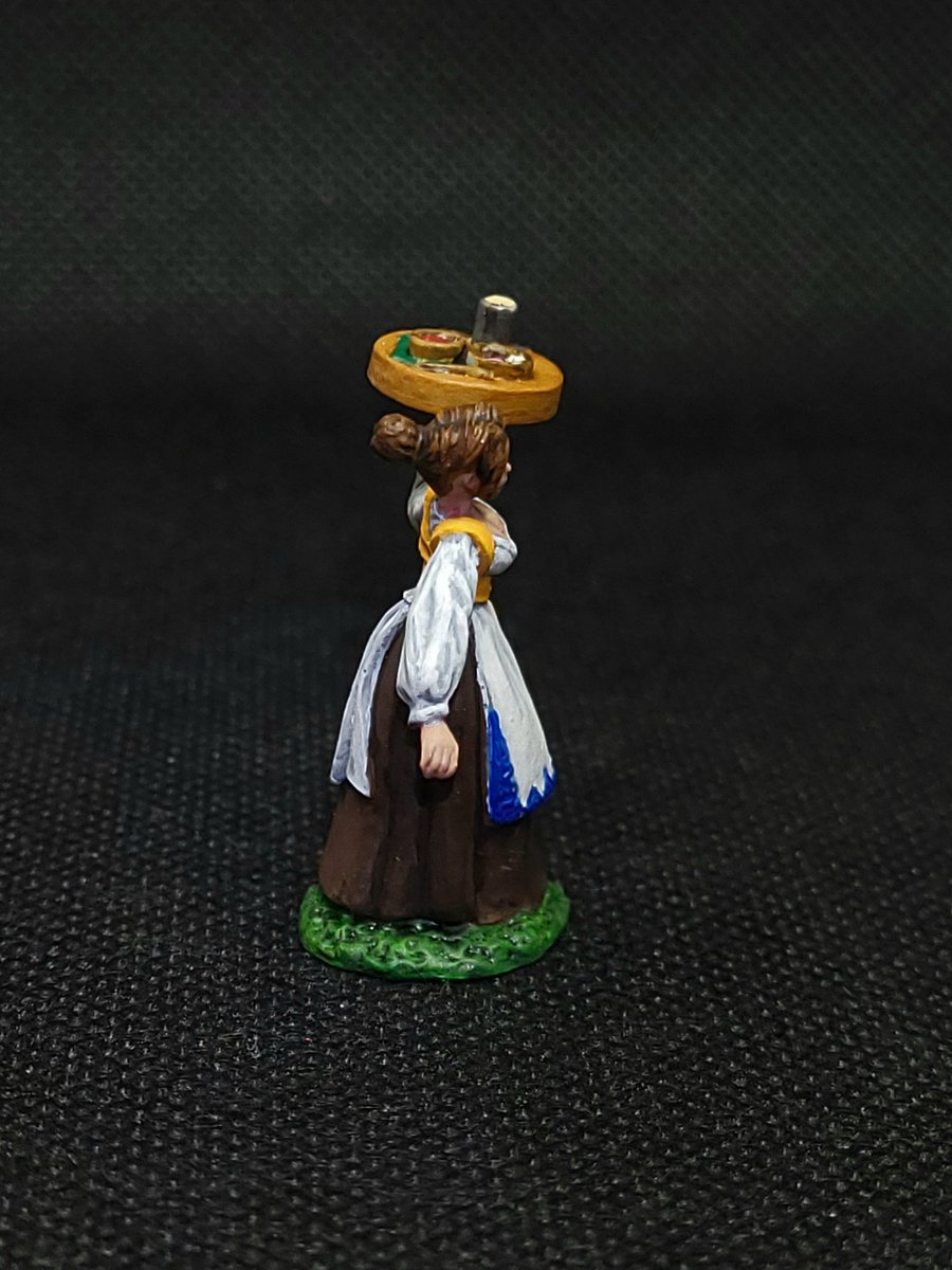 'What can I get you Sire? An ale, some soup or a nice cut of meat?' #wepaintminis #hobbytivity #reaperminiatures #reaperbones #miniatureprinter #miniaturepainting #townsfolk #dnd #dndnpc #dndminipainting #dndminiatures #barmaid #dndtavernmaid