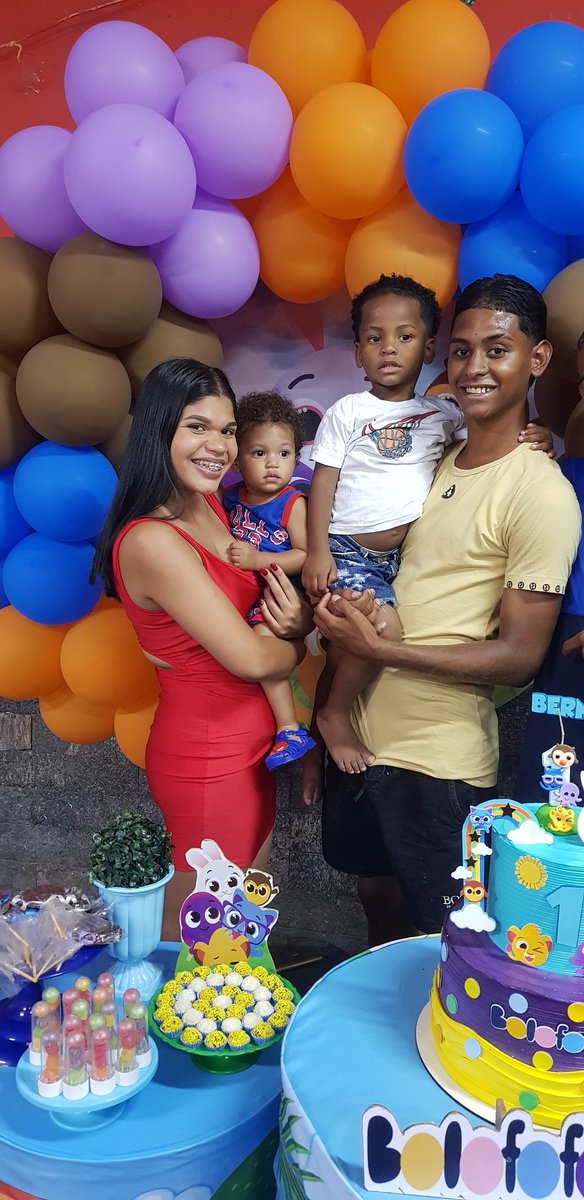 pkcabelinho20's tweet photo. @AndreynaMedeir6 Família 👨‍👩‍👧‍👧❤❤ https://t.co/gzzQX6af7U