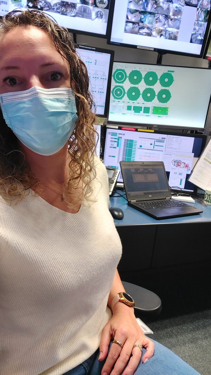 Claire_Lee's tweet image. I&apos;m spending this afternoon and evening in the #CMSexperiment control room, on a shadow shift (training shift) where I&apos;m learning to look after the CMS detector!

#cern #lhc #run3 #datataking