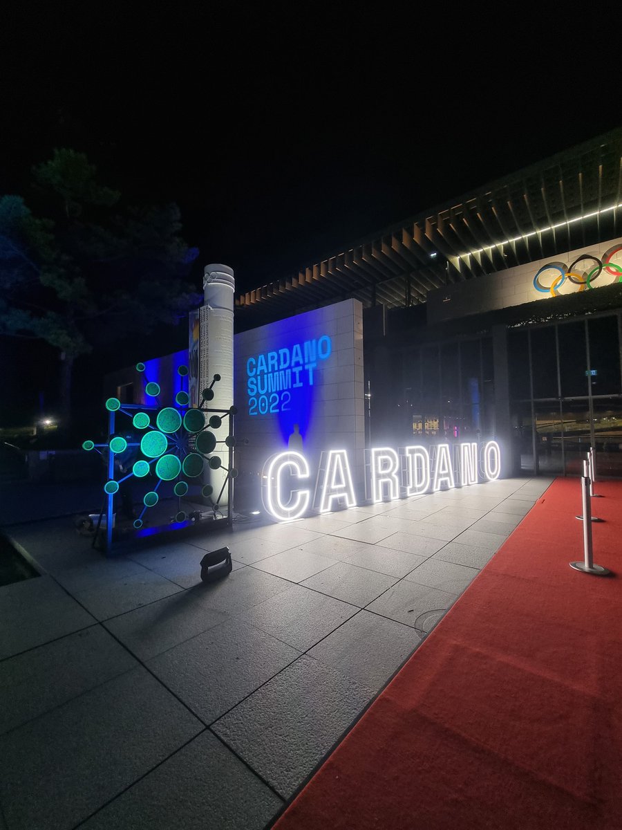 Just got home from one of the best experiences in my life: #CardanoSummit2022

What happened there? 🧵 1/11