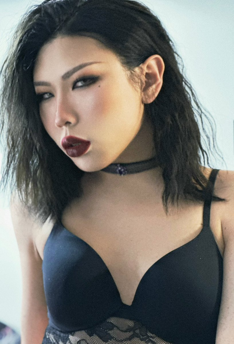 __伪娘简一 tweet media