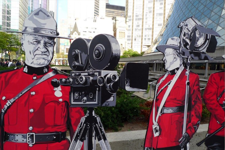 RCMPONT's tweet image. The theme of Canada #HistoryWeek2022 (Nov 21-27) is Art, Culture, and Creators. We were delighted to be part of the unique art installation for souvenir photos in front of Roy Thomson Hall, a major venue of the 36th Toronto International Film Festival Sept 16, 2011 in #Toronto.