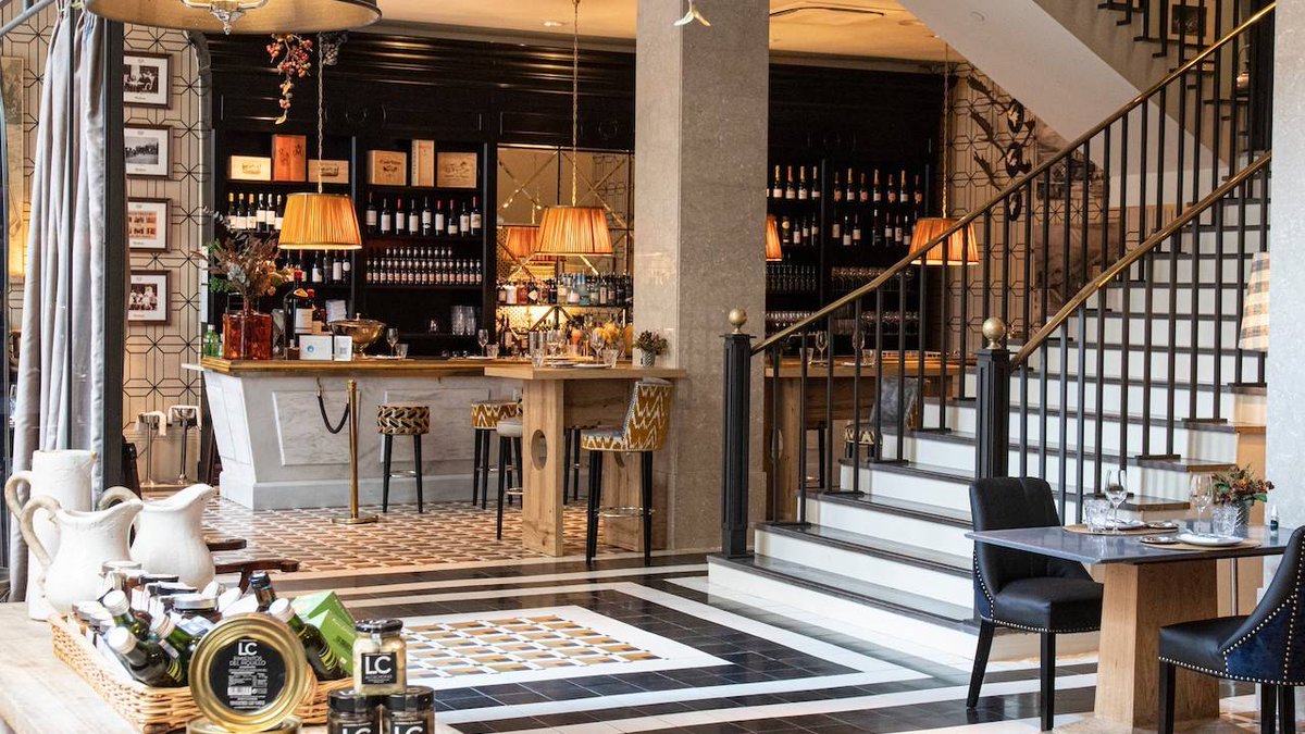 SpainChamberUK's tweet photo. We are immensely grateful to our Member @hispanialondon for catering our prestigious Gala Dinner. The food was #masterfully prepared by Chef’s Marcos Moran (Michelin Star, 3 Soles Repsol) and Adrian Mancheño (Michelin Plate, Delta d’Or Award). https://t.co/TpUvTCIt0p