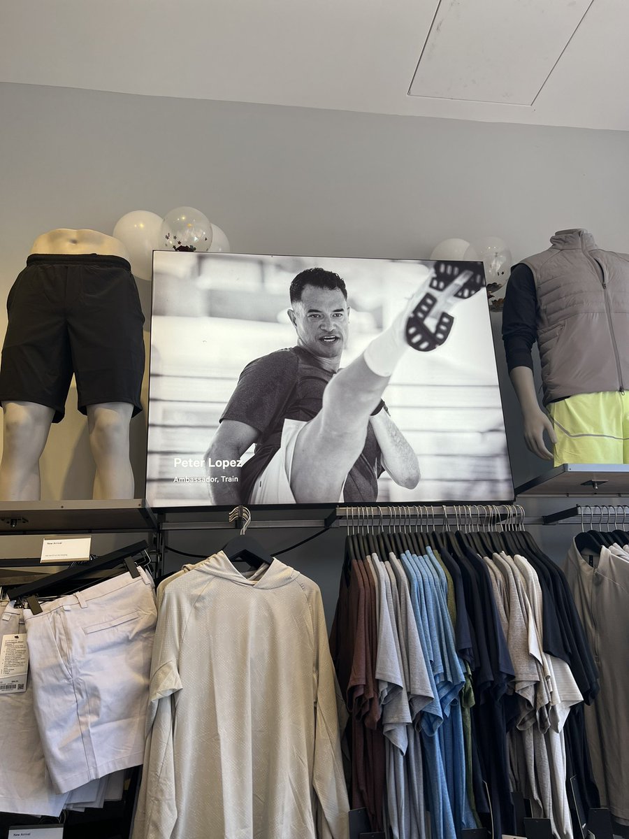 PeterLopezperu's tweet photo. I’m excited to announce that I am @lululemon‘s new ambassador. Im proud and can’t wait to see what the future holds. Many thanks to the lululemon team for the loving welcome. Time to have some fun along the way🙌🏽👏🏽☺️ #sweatlife #lululemon https://t.co/RWIehfktn9