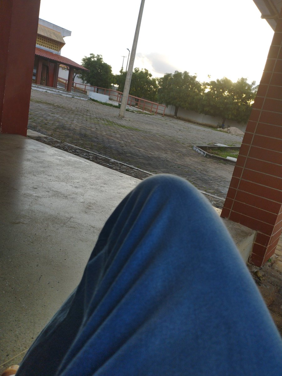 Essa escola me mata✌️