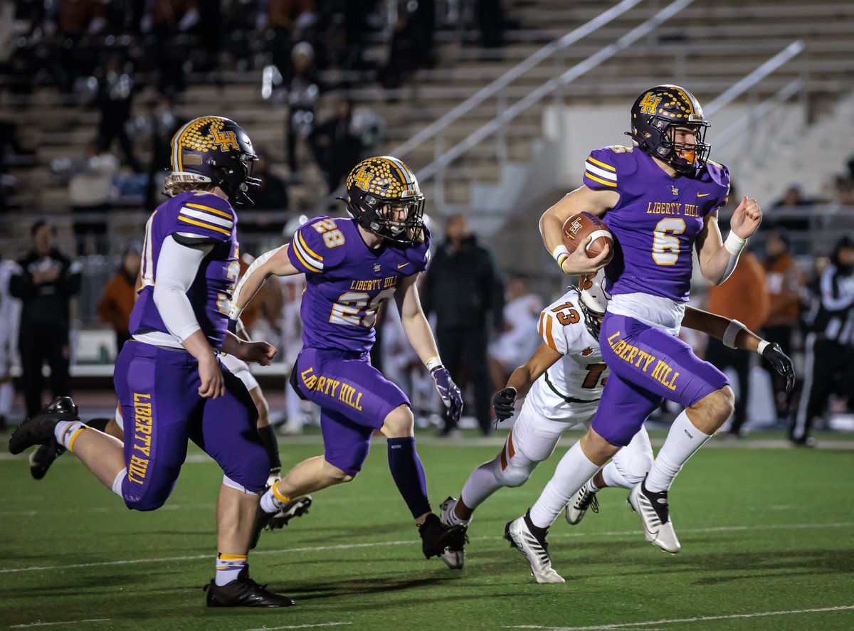 Sup <a href="/LH_Panthers_FB/">Liberty Hill Football</a> 👋

📸 <a href="/RalphArvesen/">Ralph Arvesen</a> | #dctf #txhsfb #txhsfbplayoffs