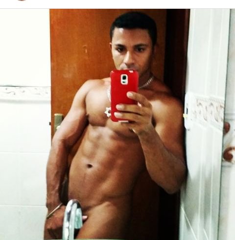 Marcelogay_'s tweet photo. @daddiesdinero 😋🥒 https://t.co/6xcSan1BEX