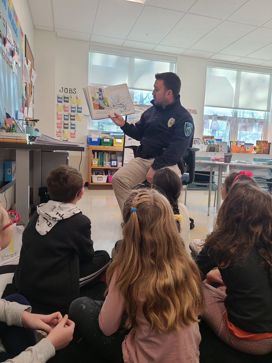 ColleenMehigan's tweet photo. Thank you Officer Doto for being our Mystery Reader today! We loved the story, Officer Buckle and Gloria and are grateful for you! @MrsWyland_HHS https://t.co/Q4Fpe4ovbE