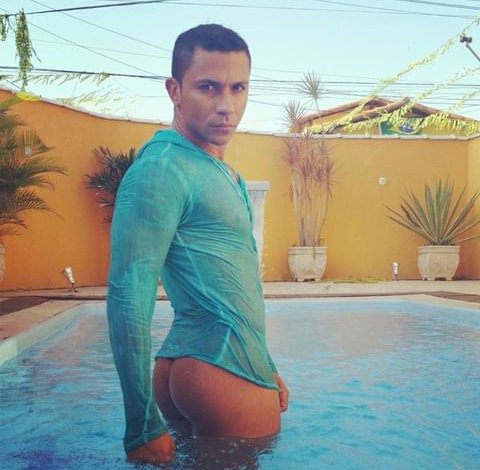 Marcelogay_'s tweet photo. @daddiesdinero @rosegoldennnn Ready to hit the gym 😎 who's in? https://t.co/6pruYXoiIO