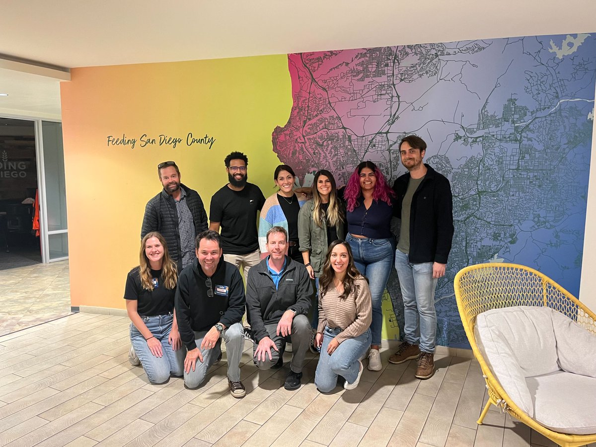 vsslagency's tweet photo. The crew celebrated #Thanksgiving a little early by volunteering at @FeedingSanDiego last Thursday. We packed 1,200 pounds of apples for various programs like the School Pantry Program that serves local San Diegans experiencing hunger. 

#givingback #volunteer #feedingsandiego https://t.co/jOZVQGBKZG