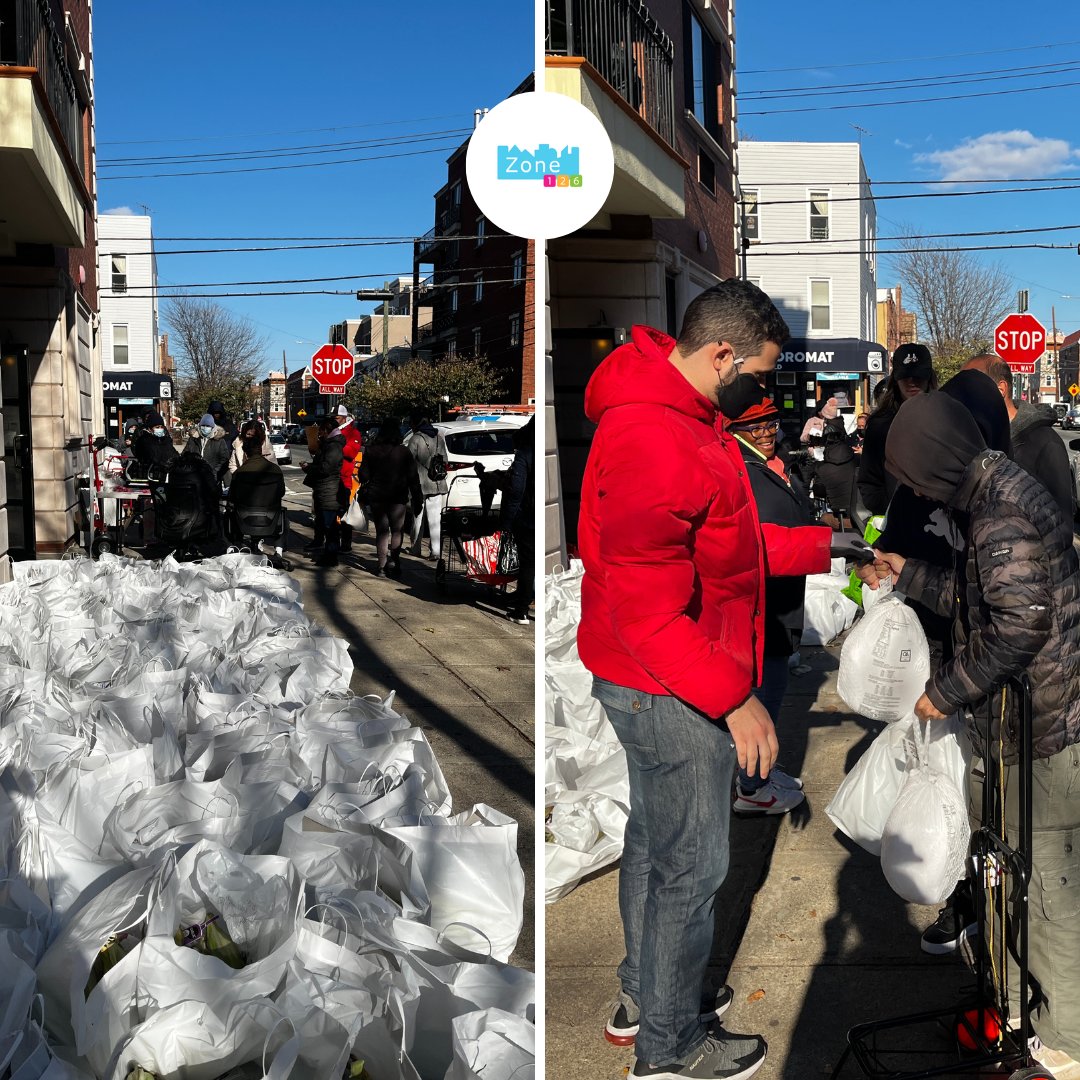 Zone126Queens's tweet photo. Saturday was our #Thanskgiving Food Distribution! Families from #LICHS, @Is126Q & #PS171 received a turkey & a bag of perishables & nonperishables. The event was supported by the team here #InTheZone, the #LICHS team & #NYPD.
Thank you to @QNS_Together for donating the turkeys! https://t.co/L43fWUBGKl