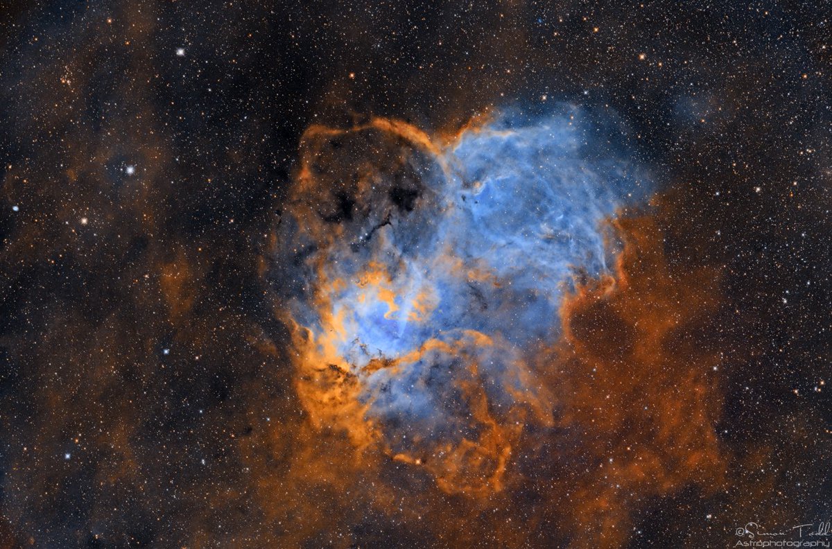 st_astro's tweet photo. It was time to tame that Lion, although I cannot really make out the lion, SH2-132 The Lion Nebula.  Two images from the same set of data taken since August, with over 12 hours of capture time #astroimaging #astrophotography #astronomy #NASA #APOD #EAPOD https://t.co/zHx1k5ouBE