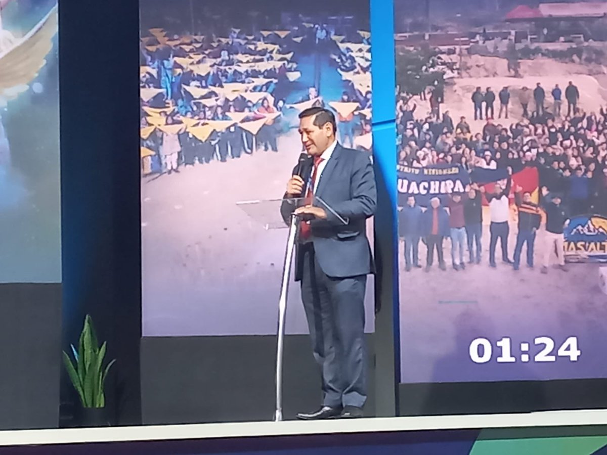 AdventistasAPCE's tweet photo. Presentando el avance logrado en las #NuevasGeneraciones en el #CongresoUPN. Dios nos siga guiando para el avance de su obra 🙏. #APCE #RID #JesúsEstáALasPuertas https://t.co/PTwsJSaCe5