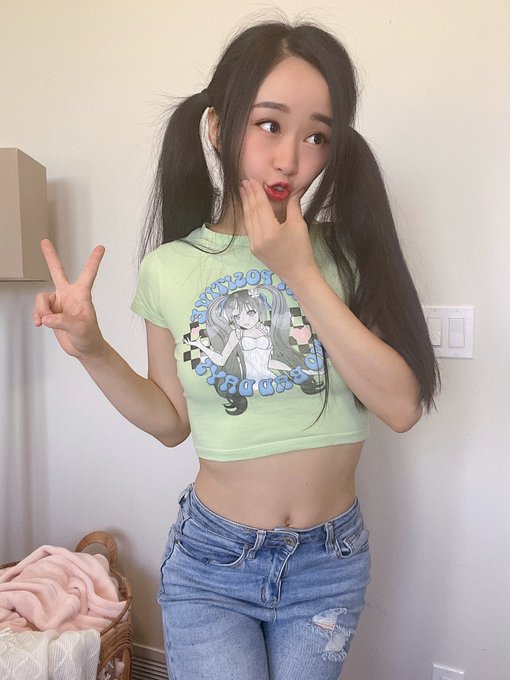 Watch Saori ✨🛡️'s leaked NSFW photo on TwXstars