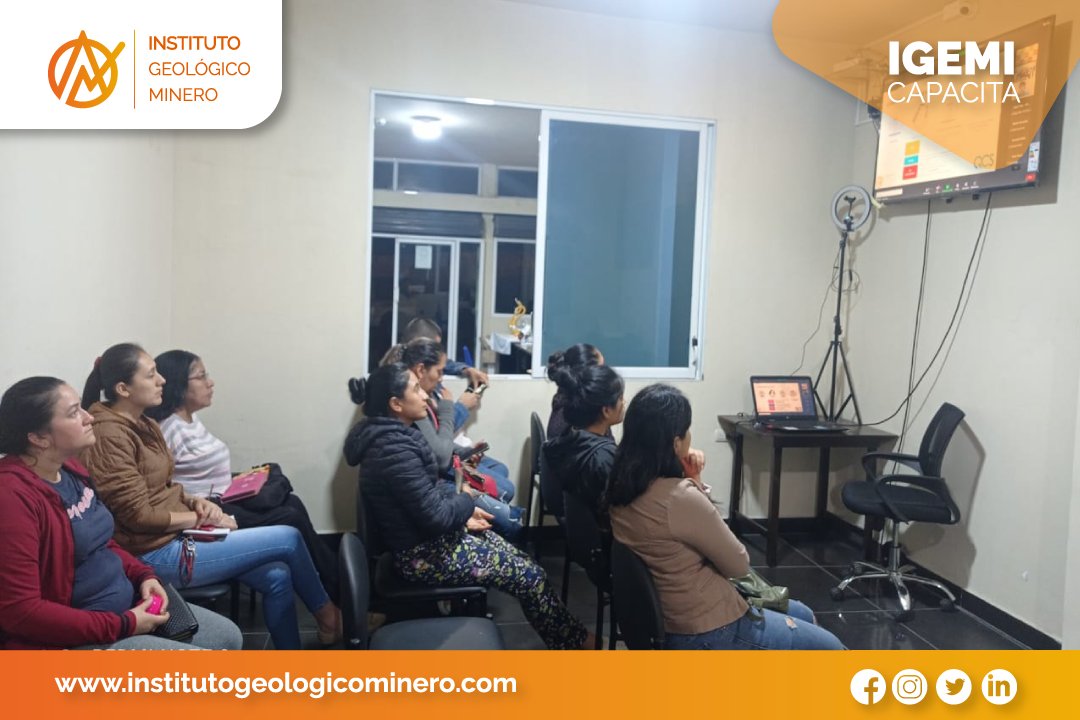 GeologicoMinero's tweet photo. Compartimos algunas postales del Curso Gratuito sobre microeconomía y comercio: deberes formales con el SRI para personas naturales impartido por Ronny Paucar y organizado por el Instituto Geológico Minero el miércoles 16 de noviembre de 2022.
#igemi #capacitaciones #curso #sri https://t.co/hw8GBMOCqj