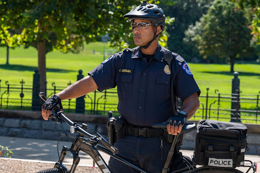 CapitolPolice's tweet photo. Don’t like standing still? Be part of one of the largest and most active bicycle
response teams in the country. Apply now: https://t.co/27KoVQAR5I

#JoinUSCP #Jobs #Employment #JoinUSCapitolPolice #BicycleResponseTeam https://t.co/qGbQa49YS9