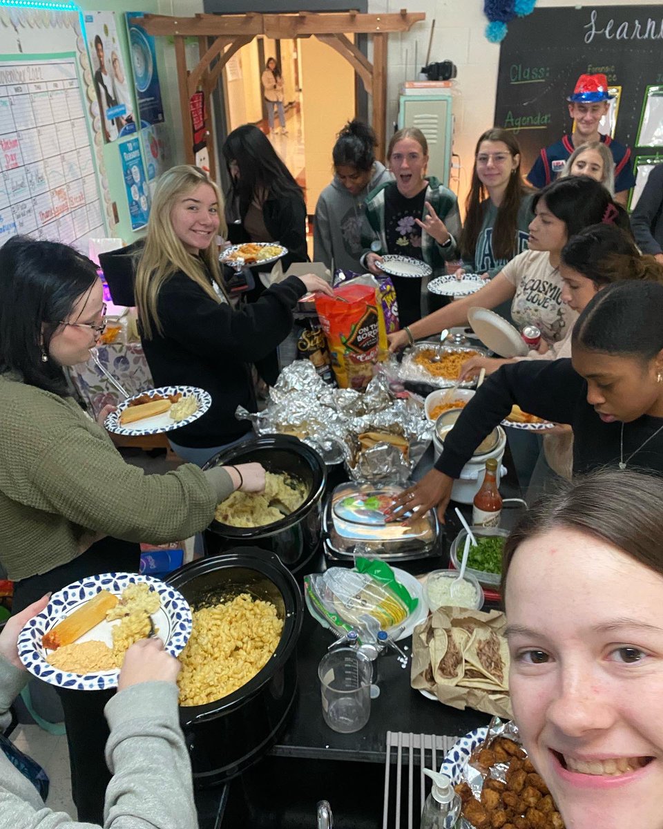 RHHSIB's tweet photo. Enjoyed our annual IB Thanksgiving celebrating the Festival of Hope! #ib #rhhsib #festivalofhope https://t.co/oRr6fEpi3B