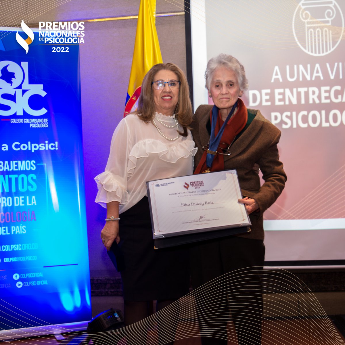 ColpsicOficial's tweet photo. Conoce a todos los ganadores de los Premios Nacionales de Psicología 2022 en las diferentes categorías aquí: https://t.co/AsxdtkCr79 https://t.co/ycWT4Bubbg