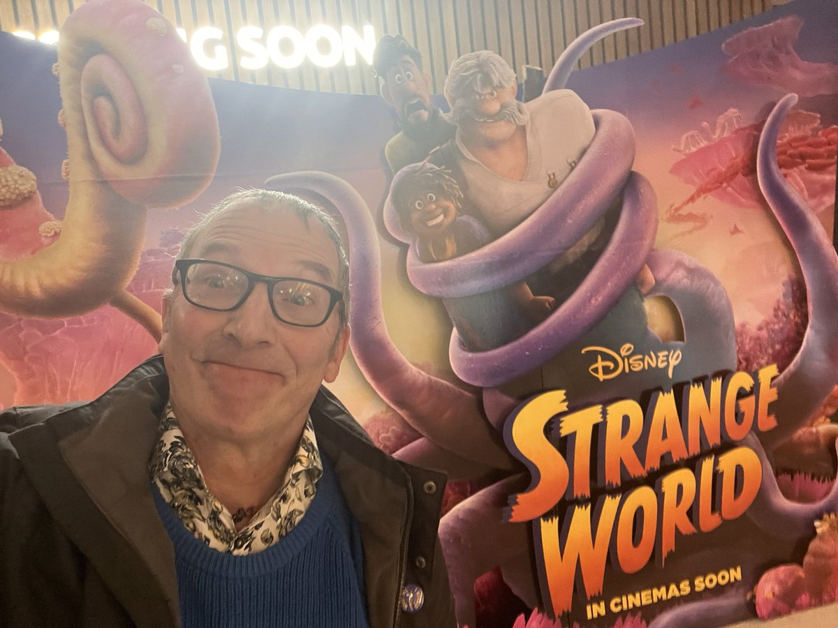 Smithyshere's tweet photo. More than a #JulesVerne journey into #animation @strangeworld’s a joyous celebration of diversity, bonding with fathers, thoughtful legacies for future generations &amp; healthy respect for our planet. Thanks to #DonHall #QuiNguyen #RoyConli #JakeGyllenhaal #JaboukieYoungWhite 🏳️‍🌈🏳️‍⚧️🌏 https://t.co/IpsOsSOHTW