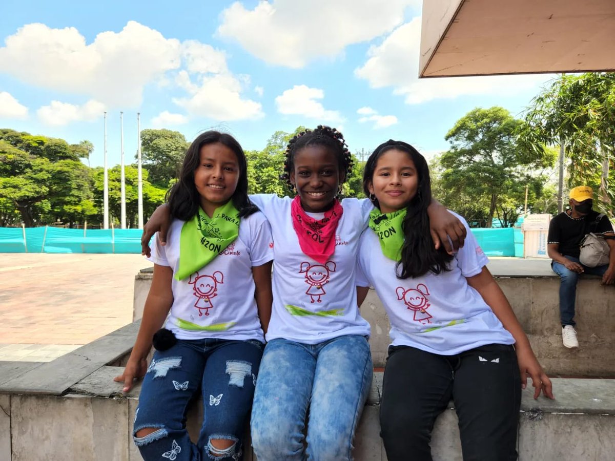 AnaErazoR's tweet photo. Gracias a @cecucol y a #RedJuvis por trabajar de manera articulada para poder realizar este día tan especial con nuestras niñas y niños de Cali. 💜✊🏻 https://t.co/y0SBrgdNb4