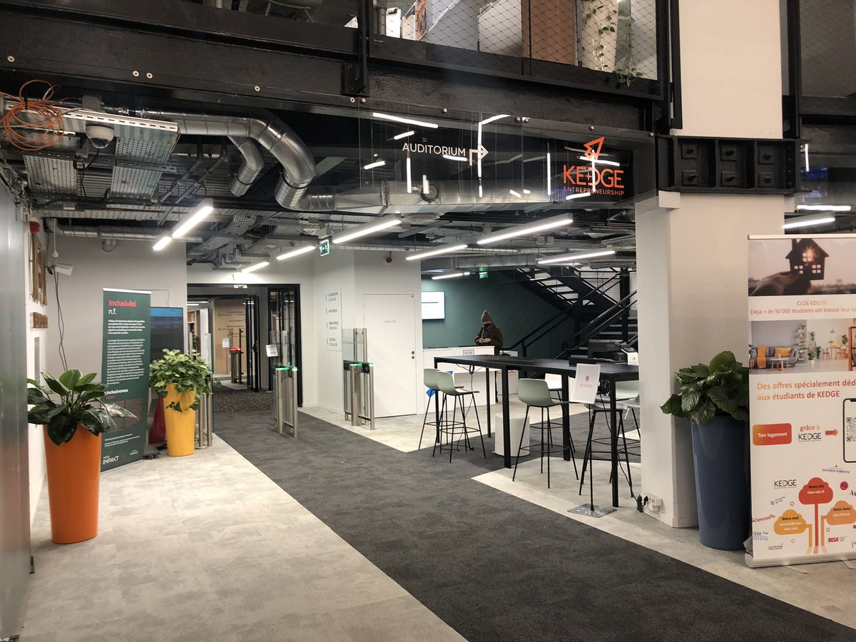 Coucou <a href="/KedgeBS/">KEDGE Business School</a> ! 👋👋 Merci pour toutes vos questions pendant le cours ce soir ! J’ai été super contente de vous rencontrer et de présenter Meltwater à la centaine des étudiants de #master ! Que la chasse aux insights commence, la plateforme est entre vos mains ! 🚀 #socialmedia