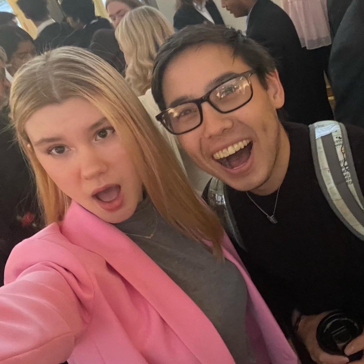 #DECAMonth challenge day 21!! We love our #DECABesties with #WEDECA 💙💙 #GetTheEdge🔷