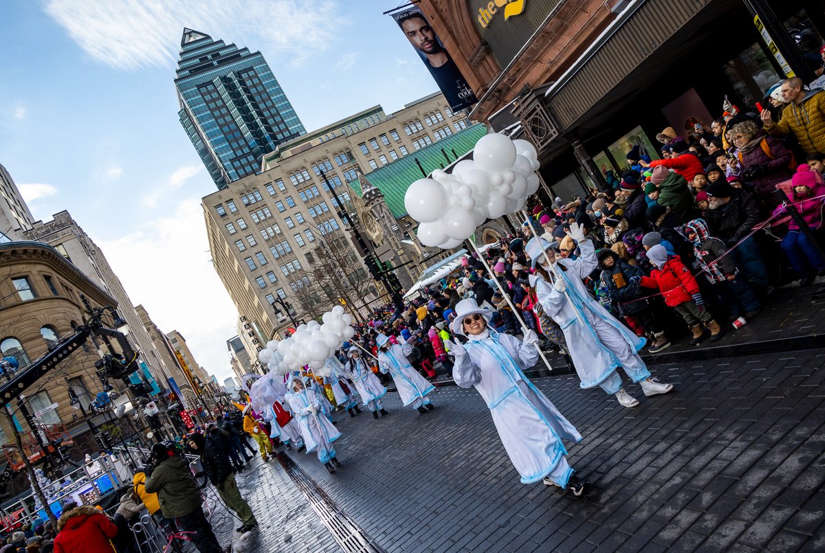 Montréal on Twitter "Ho ho ho! 🎅🎄😍 On Saturday, the Santa Claus parade