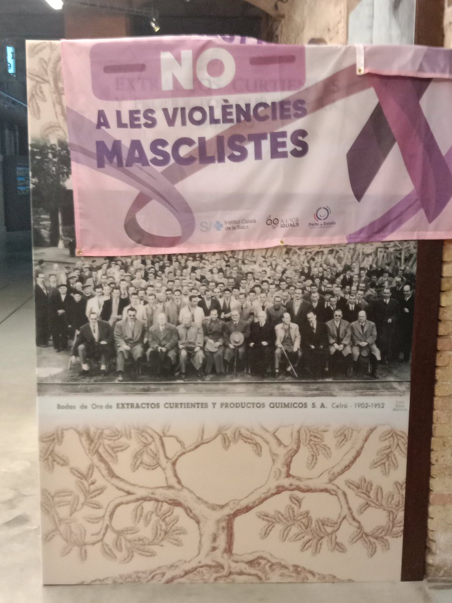 Alexandr3L's tweet image. #Celrà Febrer/desembre 2021: inducció a la depressió, stigmatitzacio, utilització de nenxs, gossos, neteja les taules, etc 
Inici del &apos;amistat/amor/solidaritat&apos; arreu😲🤔
#stopmanipulation #stopviolences #transgender #lgbtiq #salut ? #girona #catalunya #paisoscatalans #fuckspain