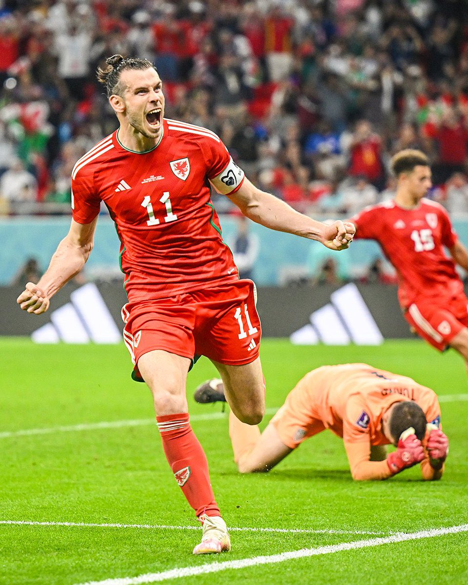 GarethBale11's tweet photo. This team never gives up! Great fight from the boys! We look forward to Friday! ❤️🏴󠁧󠁢󠁷󠁬󠁳󠁿 #FIFAWorldCup https://t.co/1tUJXiqqdX
