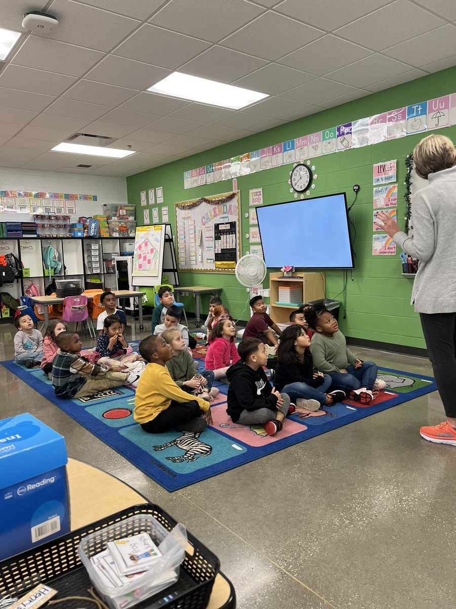MsHenry_K's tweet photo. We had a guest reader today! https://t.co/TimccbjxDz