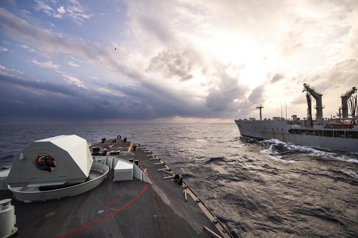 Thanks to @USNSRappahannock for the final top off before we headed for home! (Last RAS song? Home for a Rest by Spirit of the West) Photos: S1 Gonzalez @RoyalCanNavy @CFOperations