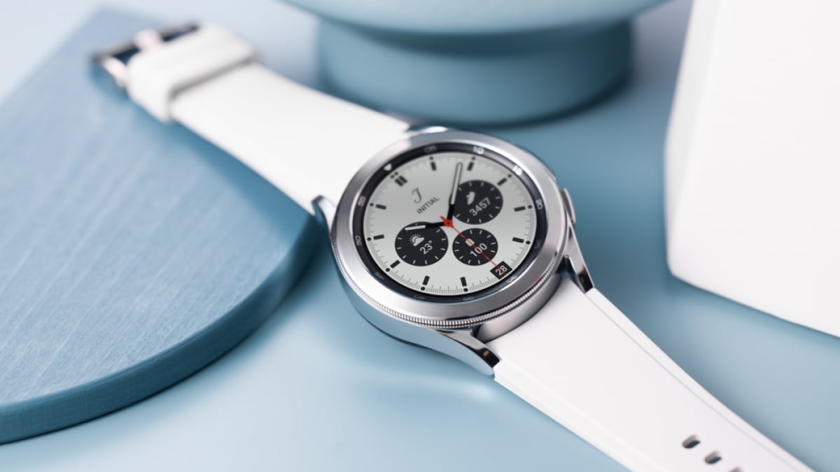 myakzan's tweet photo. Want to jumpstart your fitness? Grab a Samsung Galaxy Watch 4 for $200 off. https://t.co/slP04LUXDS https://t.co/yhYEDMyHQf
