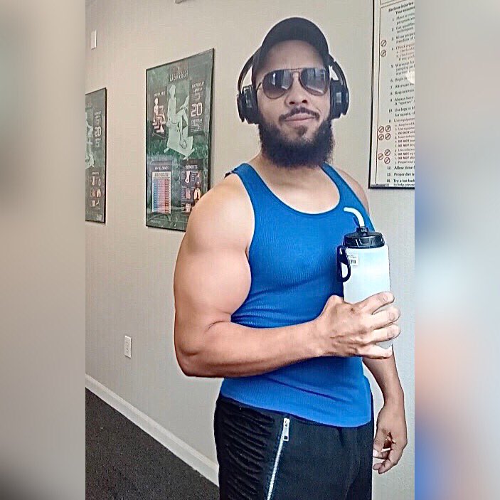 ACTREEL's tweet photo. I feel the pressure, it's coming down on me, it's turning me black and blue!

#MondayFlex #AlphasLift🏋🏾‍♂️ #MondayBlues 💙🖤 https://t.co/491Hx9sE9Z