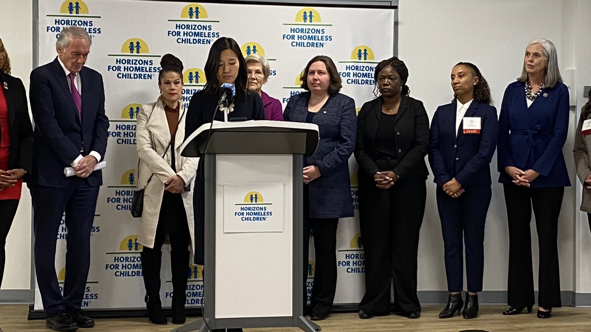 UnitedWayMABay's tweet photo. We are loving this show of support for the #earlyed workforce today! Congratulations to @NVSBoston, @BunkerHillDoS, @UrbanCollegeBOS and @UMassBoston on the investments in career pathways for child care workers announced today by @SenMarkey @SenWarren @RepKClark and @MayorWu. https://t.co/b9DySj3lrd