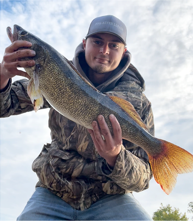 iowadnr's tweet photo. need some fun facts to for a fast subject change during those Thanksgiving dinner convos?
we got you. ๐
the walleye is the largest species of the perch family - they can weigh up to 20 pounds!
(this one was 8.9 lbs, 28 inches)
#IowaMasterAngler https://t.co/WkFaKWTxDE
